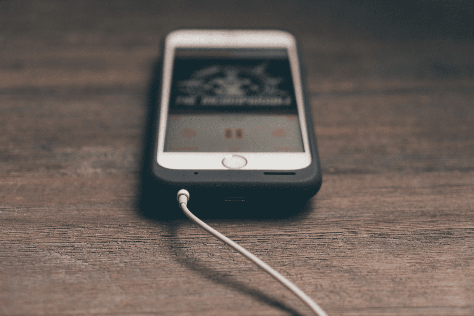 gadgets-that-everybody-uses-gaming-mobile-chargers