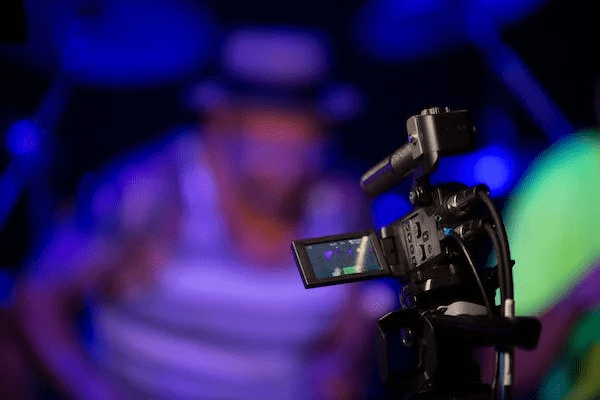why video in email ways-to-increase-email-engagement-with-video:video-in email